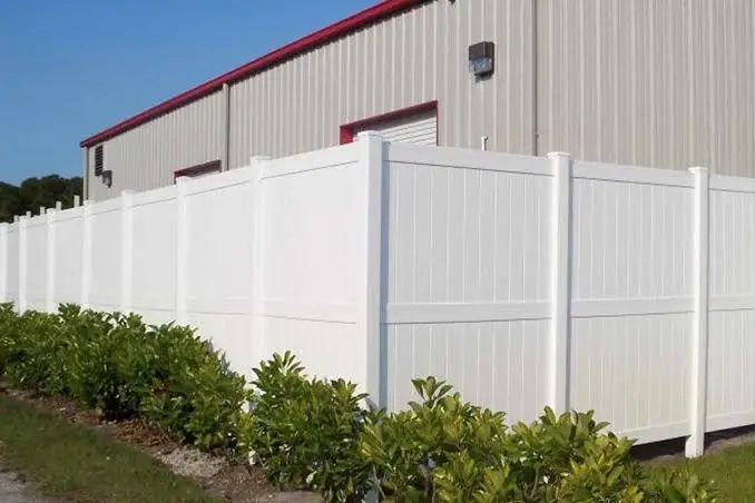Commercial vinyl screening fencing in Kirkland, WA